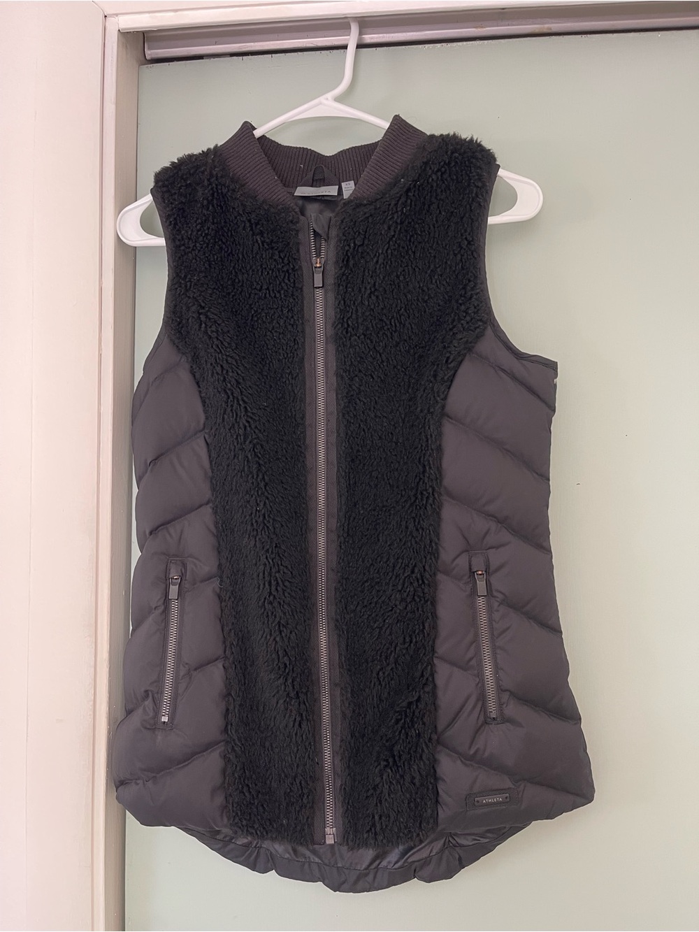 Athleta Black Sherpa-Front Puffer Vest